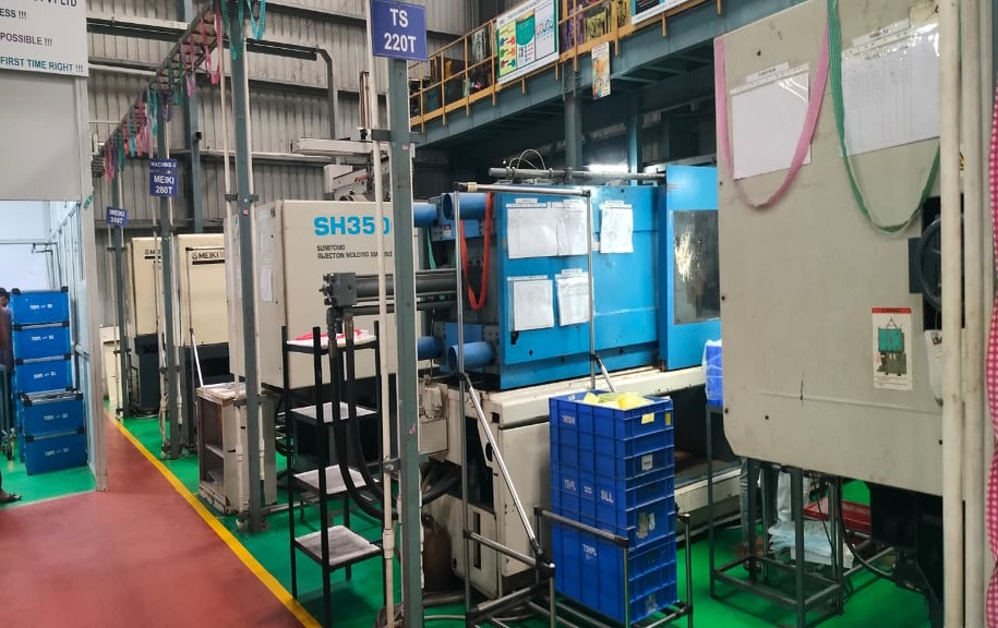 Plastic Injection Moulding Machine